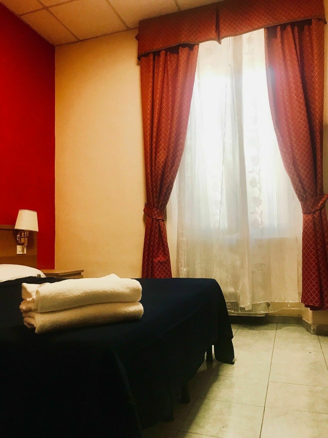 Hoteli Roma Ngoại thất bức ảnh