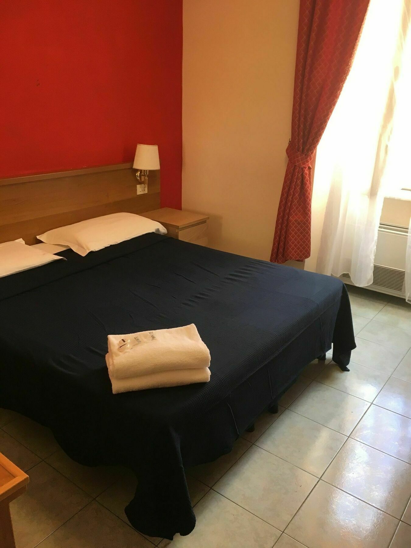 Hoteli Roma Ngoại thất bức ảnh